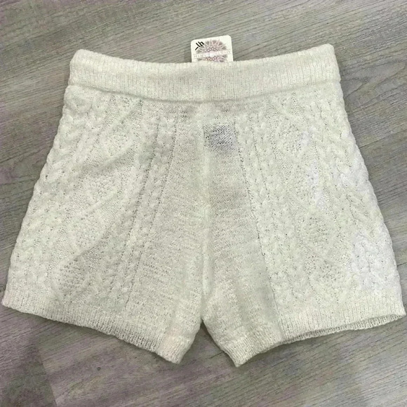 Knit Shorts. - Picture 3 of 3